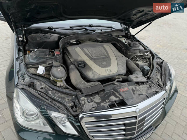 Зелений Мерседес Е-Клас, об'ємом двигуна 3.5 л та пробігом 262 тис. км за 11590 $, фото 3 на Automoto.ua