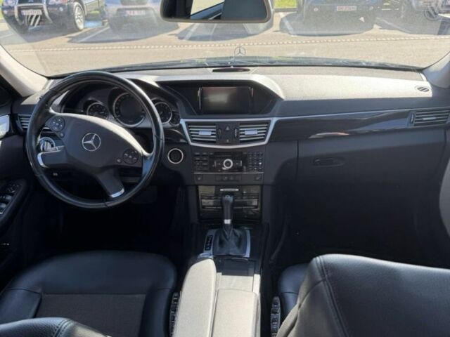 Зеленый Мерседес Е-Класс, объемом двигателя 2.2 л и пробегом 500 тыс. км за 4800 $, фото 4 на Automoto.ua