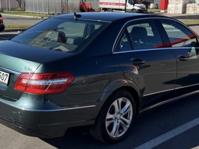 Зеленый Мерседес Е-Класс, объемом двигателя 2.2 л и пробегом 500 тыс. км за 4800 $, фото 3 на Automoto.ua