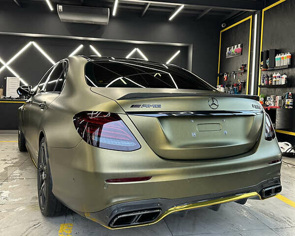 Мерседес Е-Клас 2018 у Києві на Automoto.ua Зелений Мерседес Е-Клас, об'ємом двигуна 3.98 л та пробігом 43 тис. км за 85000 $, фото 27 на Automoto.ua