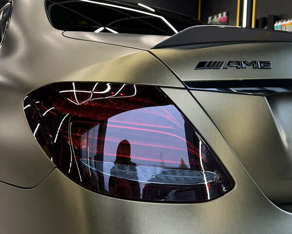Мерседес Е-Клас 2018 у Києві на Automoto.ua Зелений Мерседес Е-Клас, об'ємом двигуна 3.98 л та пробігом 43 тис. км за 85000 $, фото 28 на Automoto.ua