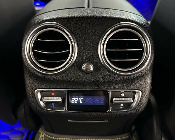 Мерседес Е-Клас 2018 у Києві на Automoto.ua Зелений Мерседес Е-Клас, об'ємом двигуна 3.98 л та пробігом 43 тис. км за 85000 $, фото 69 на Automoto.ua