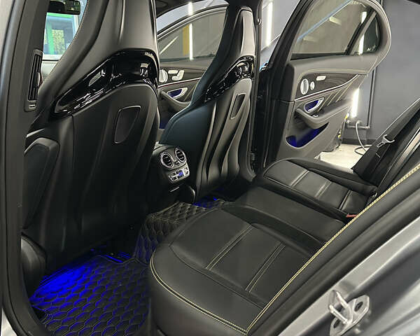 Мерседес Е-Клас 2018 у Києві на Automoto.ua Зелений Мерседес Е-Клас, об'ємом двигуна 3.98 л та пробігом 43 тис. км за 85000 $, фото 54 на Automoto.ua