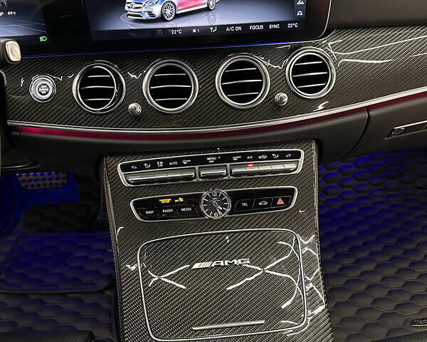 Мерседес Е-Клас 2018 у Києві на Automoto.ua Зелений Мерседес Е-Клас, об'ємом двигуна 3.98 л та пробігом 43 тис. км за 85000 $, фото 67 на Automoto.ua