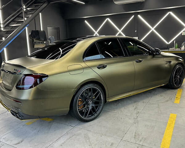 Мерседес Е-Клас 2018 у Києві на Automoto.ua Зелений Мерседес Е-Клас, об'ємом двигуна 3.98 л та пробігом 43 тис. км за 85000 $, фото 41 на Automoto.ua