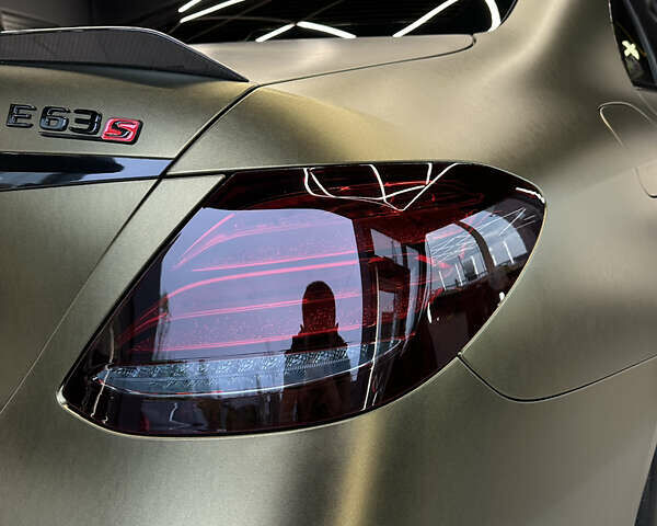 Мерседес Е-Клас 2018 у Києві на Automoto.ua Зелений Мерседес Е-Клас, об'ємом двигуна 3.98 л та пробігом 43 тис. км за 85000 $, фото 43 на Automoto.ua