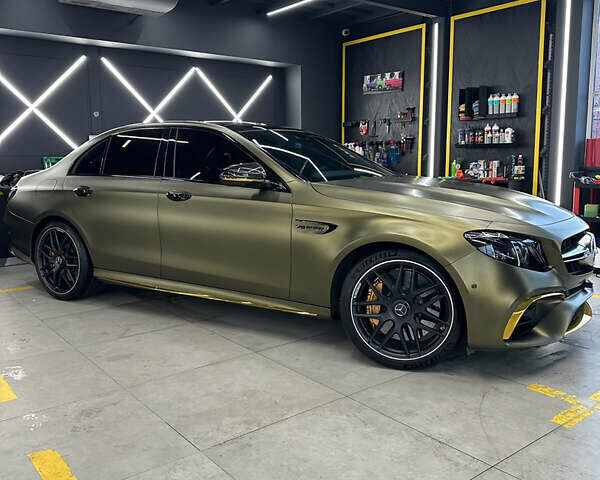 Мерседес Е-Клас 2018 у Києві на Automoto.ua Зелений Мерседес Е-Клас, об'ємом двигуна 3.98 л та пробігом 43 тис. км за 85000 $, фото 3 на Automoto.ua