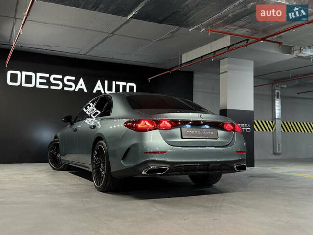 Зеленый Мерседес Е-Класс, объемом двигателя 1.99 л и пробегом 12 тыс. км за 95000 $, фото 5 на Automoto.ua