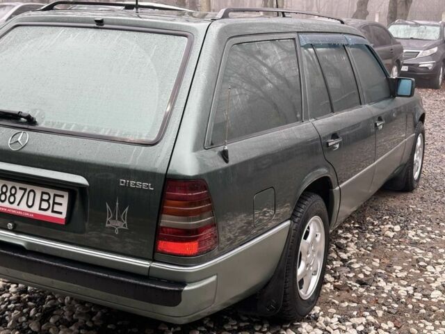 Зеленый Мерседес Е-Класс, объемом двигателя 3 л и пробегом 280 тыс. км за 3999 $, фото 4 на Automoto.ua