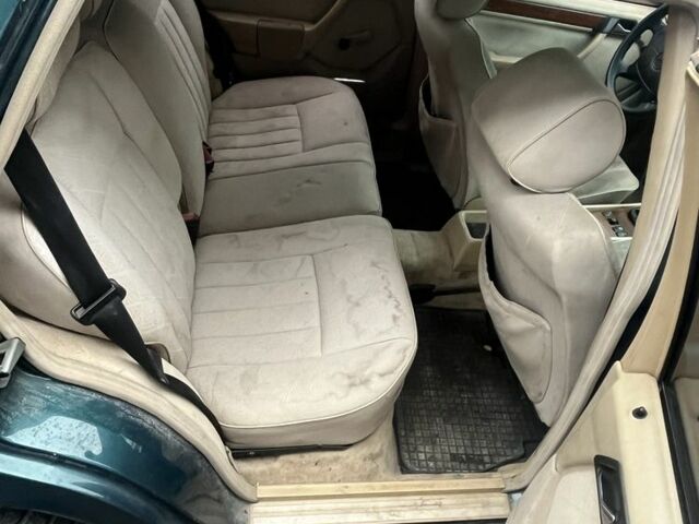 Зеленый Мерседес Е-Класс, объемом двигателя 3 л и пробегом 400 тыс. км за 2700 $, фото 5 на Automoto.ua