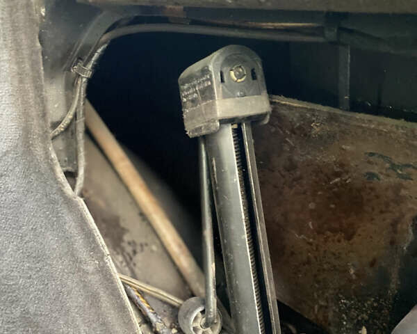 Зелений Мерседес Е-Клас, об'ємом двигуна 3 л та пробігом 475 тис. км за 6500 $, фото 19 на Automoto.ua