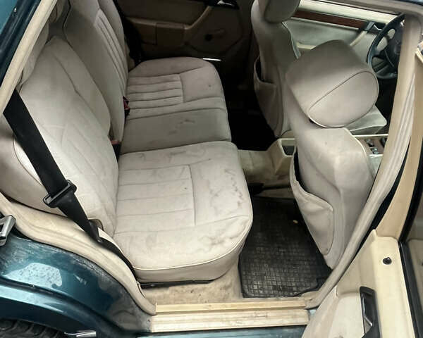 Зеленый Мерседес Е-Класс, объемом двигателя 3 л и пробегом 402 тыс. км за 2700 $, фото 5 на Automoto.ua