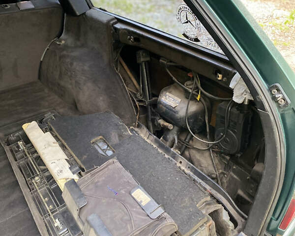 Зелений Мерседес Е-Клас, об'ємом двигуна 3 л та пробігом 475 тис. км за 6500 $, фото 18 на Automoto.ua