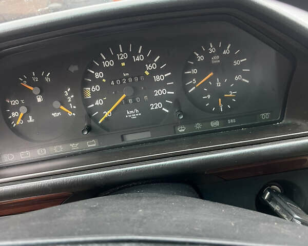 Зеленый Мерседес Е-Класс, объемом двигателя 3 л и пробегом 402 тыс. км за 2700 $, фото 8 на Automoto.ua