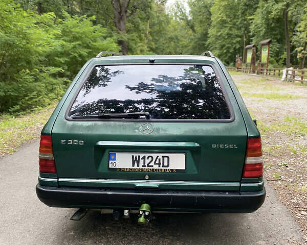 Зелений Мерседес Е-Клас, об'ємом двигуна 3 л та пробігом 475 тис. км за 6500 $, фото 6 на Automoto.ua