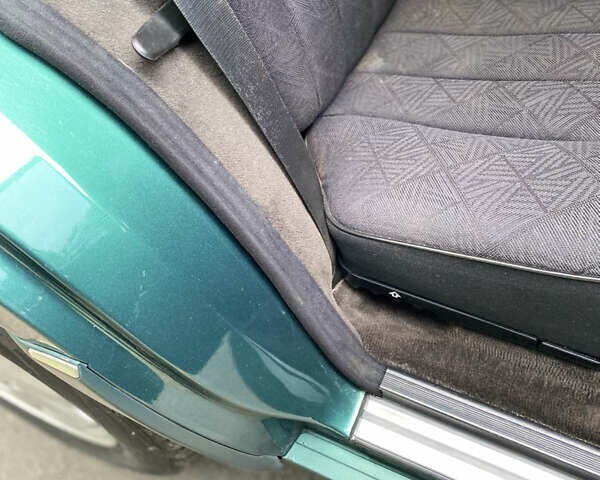 Зелений Мерседес Е-Клас, об'ємом двигуна 3 л та пробігом 475 тис. км за 6500 $, фото 20 на Automoto.ua