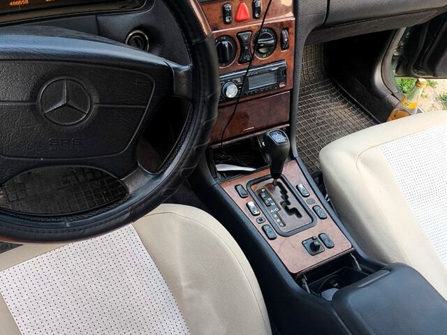 Зеленый Мерседес Е-Класс, объемом двигателя 2.9 л и пробегом 486 тыс. км за 2999 $, фото 4 на Automoto.ua