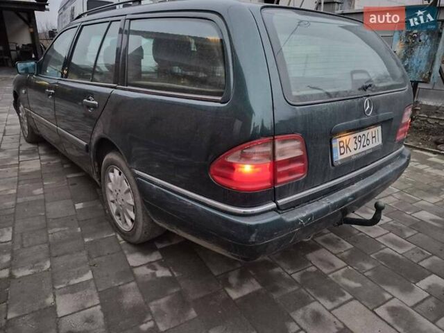 Зелений Мерседес Е-Клас, об'ємом двигуна 2.87 л та пробігом 390 тис. км за 3800 $, фото 15 на Automoto.ua