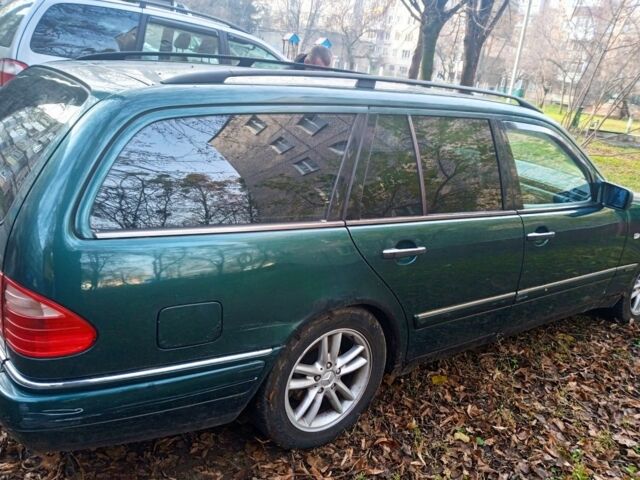 Зеленый Мерседес Е-Класс, объемом двигателя 2 л и пробегом 300 тыс. км за 1654 $, фото 2 на Automoto.ua