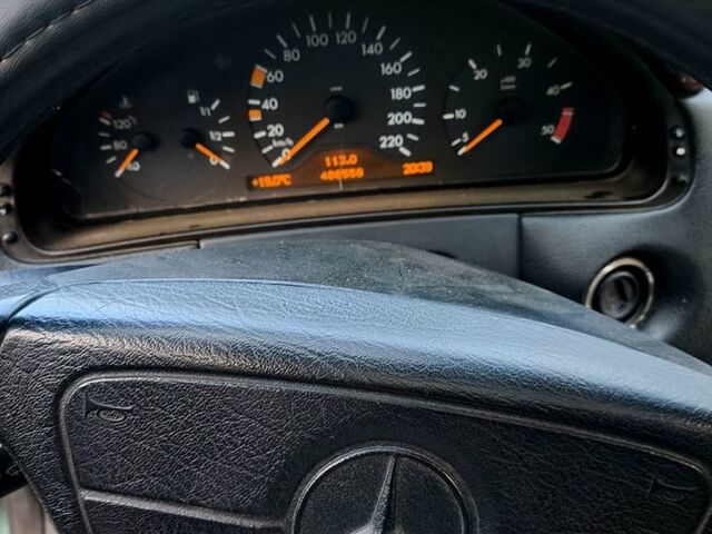 Зеленый Мерседес Е-Класс, объемом двигателя 2.9 л и пробегом 486 тыс. км за 2999 $, фото 7 на Automoto.ua