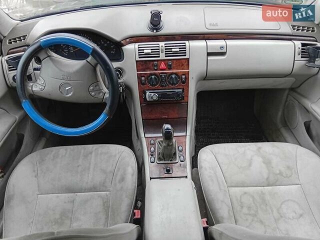 Зеленый Мерседес Е-Класс, объемом двигателя 2.15 л и пробегом 270 тыс. км за 3500 $, фото 7 на Automoto.ua