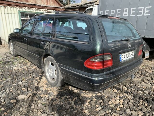 Зеленый Мерседес Е-Класс, объемом двигателя 3.2 л и пробегом 344 тыс. км за 4999 $, фото 2 на Automoto.ua