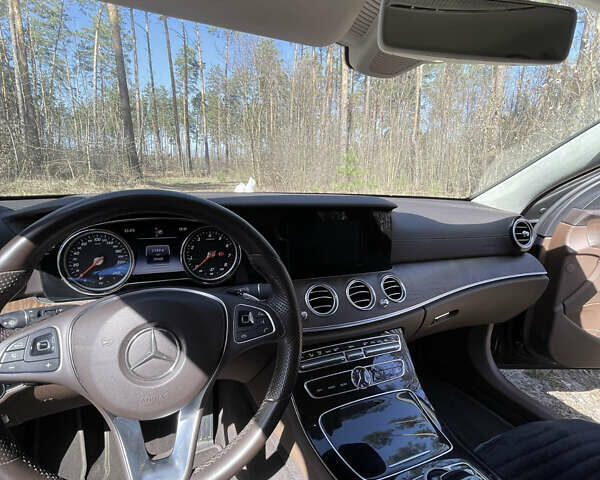 Зеленый Мерседес Е-Класс, объемом двигателя 3 л и пробегом 70 тыс. км за 38700 $, фото 9 на Automoto.ua