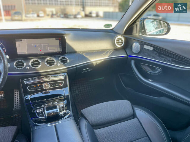 Зелений Мерседес Е-Клас, об'ємом двигуна 1.95 л та пробігом 305 тис. км за 21700 $, фото 50 на Automoto.ua