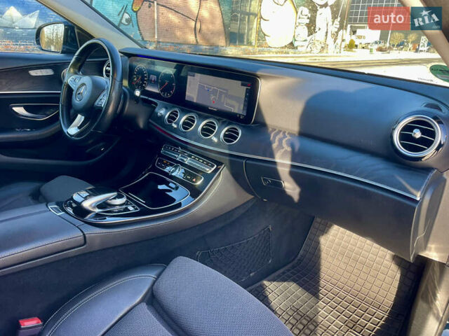 Зелений Мерседес Е-Клас, об'ємом двигуна 1.95 л та пробігом 305 тис. км за 21700 $, фото 28 на Automoto.ua