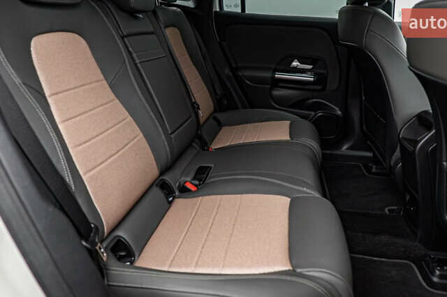 Білий Мерседес EQA, об'ємом двигуна 0 л та пробігом 6 тис. км за 40000 $, фото 14 на Automoto.ua