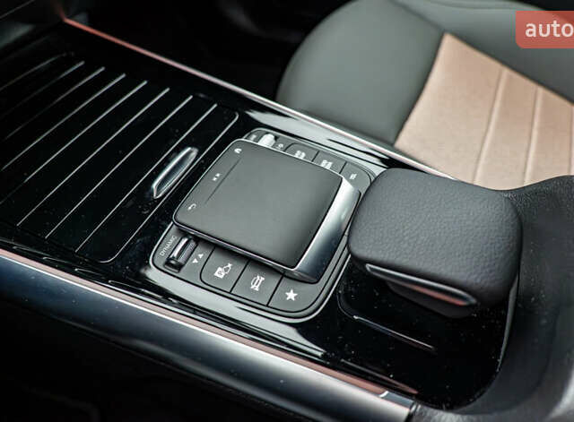 Білий Мерседес EQA, об'ємом двигуна 0 л та пробігом 6 тис. км за 40000 $, фото 12 на Automoto.ua