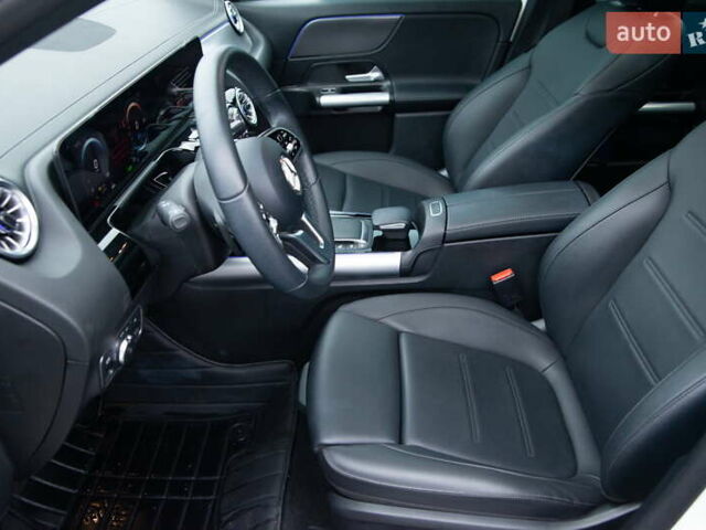 Белый Мерседес EQA, объемом двигателя 0 л и пробегом 12 тыс. км за 29500 $, фото 16 на Automoto.ua