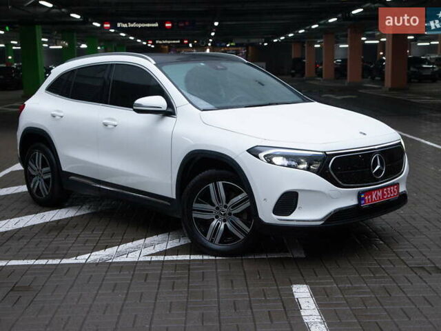 Белый Мерседес EQA, объемом двигателя 0 л и пробегом 12 тыс. км за 29500 $, фото 3 на Automoto.ua