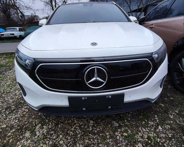 Белый Мерседес EQA, объемом двигателя 0 л и пробегом 12 тыс. км за 28999 $, фото 13 на Automoto.ua