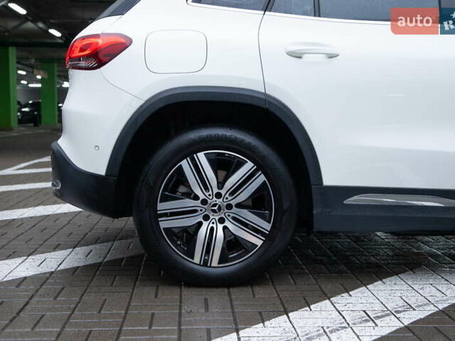 Белый Мерседес EQA, объемом двигателя 0 л и пробегом 12 тыс. км за 29500 $, фото 6 на Automoto.ua