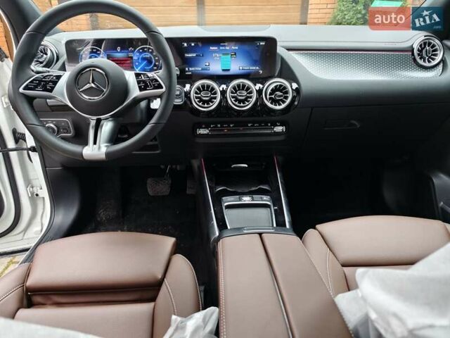 Белый Мерседес EQA, объемом двигателя 0 л и пробегом 1 тыс. км за 36000 $, фото 1 на Automoto.ua