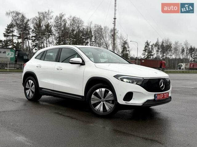 Белый Мерседес EQA, объемом двигателя 0 л и пробегом 19 тыс. км за 34400 $, фото 6 на Automoto.ua
