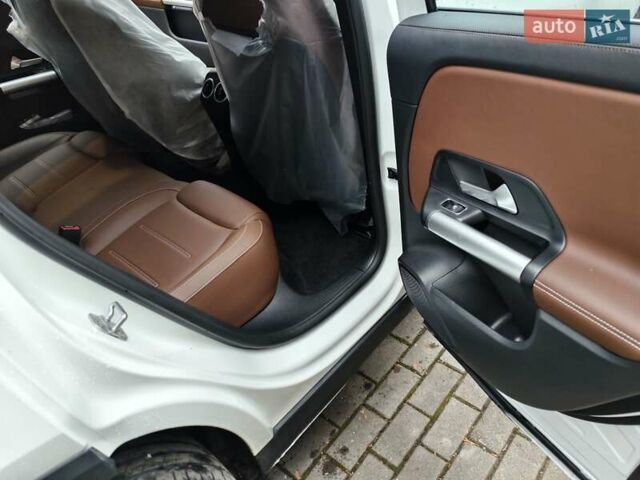 Белый Мерседес EQA, объемом двигателя 0 л и пробегом 1 тыс. км за 36000 $, фото 3 на Automoto.ua