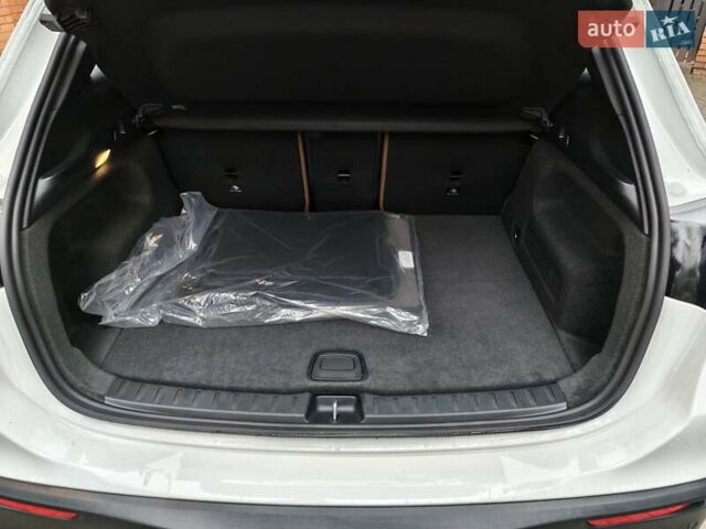 Белый Мерседес EQA, объемом двигателя 0 л и пробегом 1 тыс. км за 36000 $, фото 4 на Automoto.ua