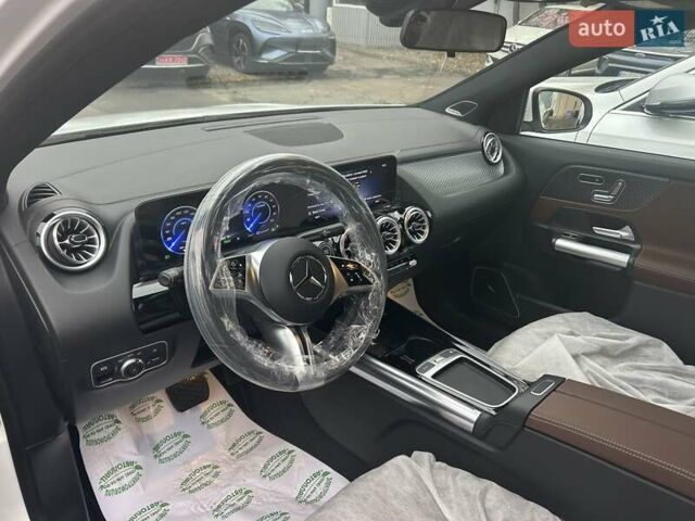 Белый Мерседес EQA, объемом двигателя 0 л и пробегом 1 тыс. км за 34999 $, фото 19 на Automoto.ua