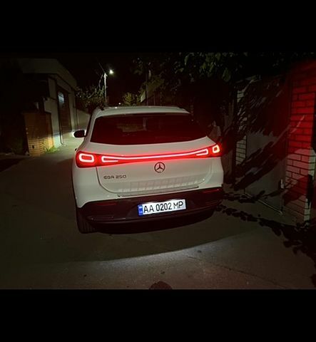 Мерседес EQA 2022 у Києві на Automoto.ua Білий Мерседес EQA, об'ємом двигуна 0 л та пробігом 20 тис. км за 40000 $, фото 2 на Automoto.ua