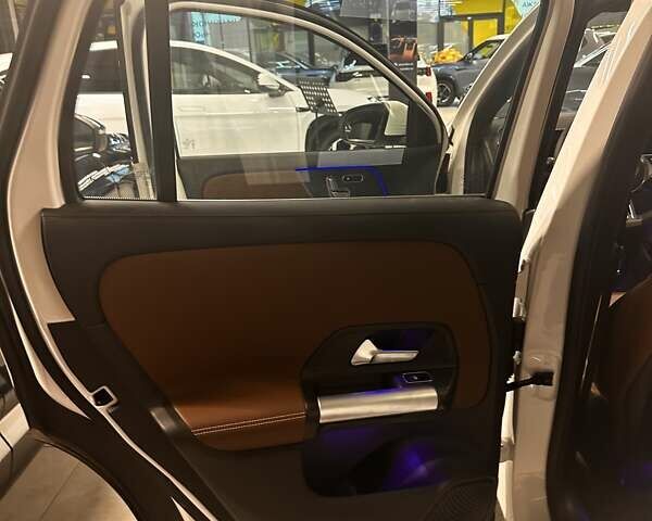 Білий Мерседес EQA, об'ємом двигуна 0 л та пробігом 1 тис. км за 32500 $, фото 15 на Automoto.ua