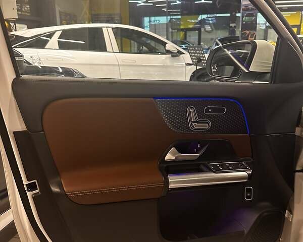 Білий Мерседес EQA, об'ємом двигуна 0 л та пробігом 1 тис. км за 32500 $, фото 14 на Automoto.ua