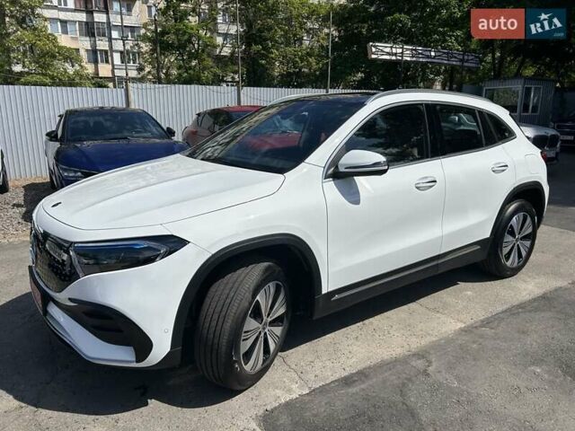 Белый Мерседес EQA, объемом двигателя 0 л и пробегом 1 тыс. км за 33999 $, фото 5 на Automoto.ua