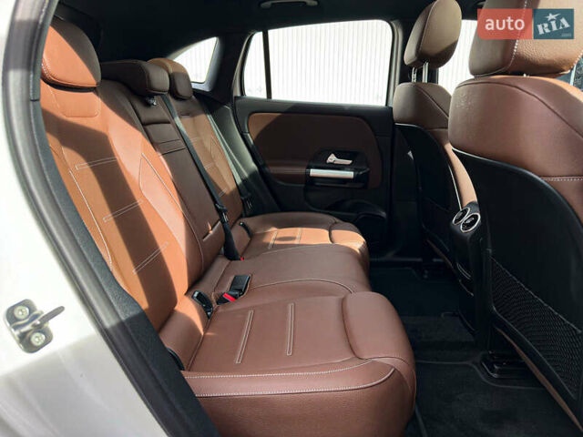 Мерседес EQA 2025 в Киеве на Automoto.ua Белый Мерседес EQA, объемом двигателя 0 л и пробегом 1 тыс. км за 36850 $, фото 42 на Automoto.ua