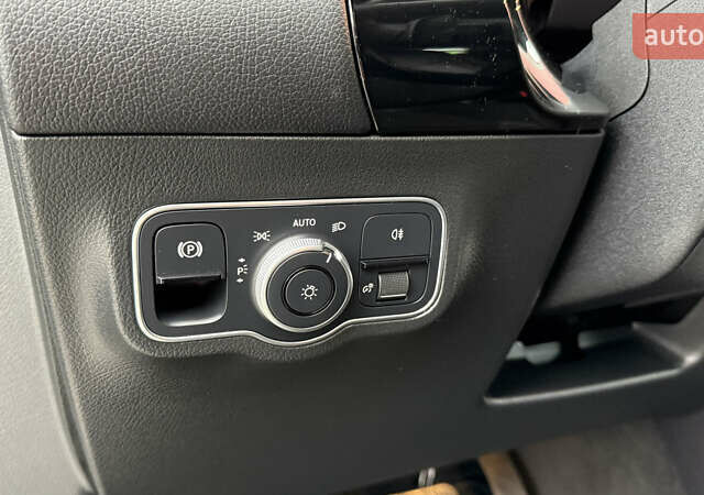 Черный Мерседес EQA, объемом двигателя 0 л и пробегом 123 тыс. км за 26000 $, фото 28 на Automoto.ua