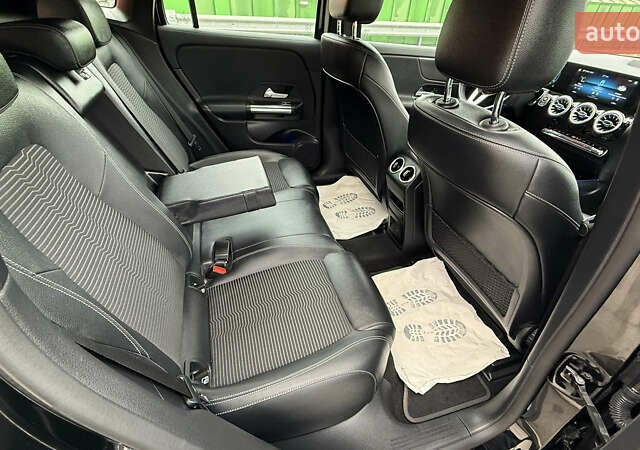 Черный Мерседес EQA, объемом двигателя 0 л и пробегом 123 тыс. км за 26000 $, фото 57 на Automoto.ua