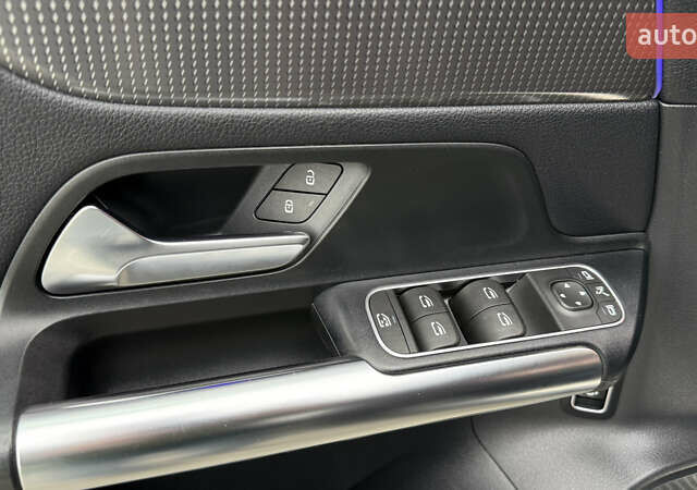 Черный Мерседес EQA, объемом двигателя 0 л и пробегом 123 тыс. км за 26000 $, фото 21 на Automoto.ua