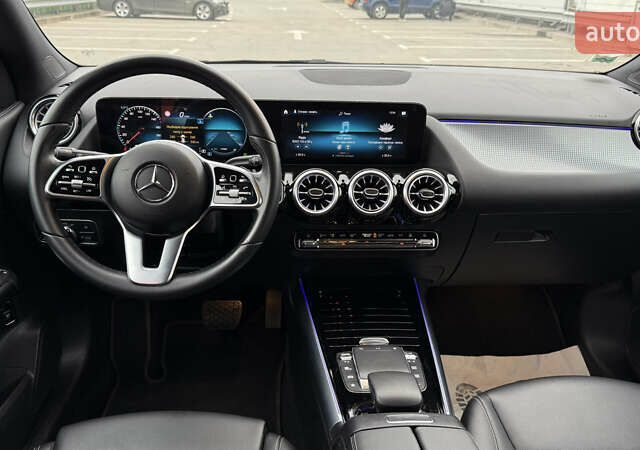 Черный Мерседес EQA, объемом двигателя 0 л и пробегом 123 тыс. км за 26000 $, фото 69 на Automoto.ua