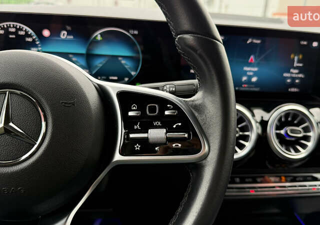 Черный Мерседес EQA, объемом двигателя 0 л и пробегом 123 тыс. км за 26000 $, фото 30 на Automoto.ua